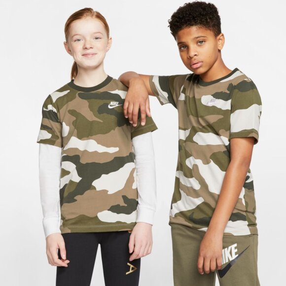 NIKE - B NSW TEE AOP CAMO FUTURA