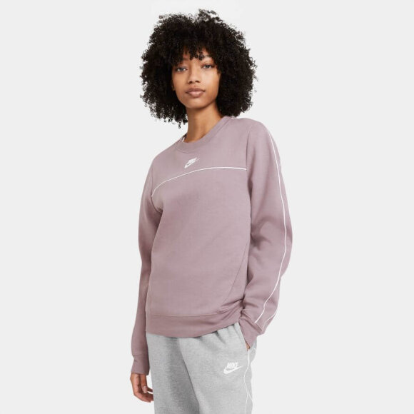 NIKE - W NSW MLNM ESSTL FLC CREW