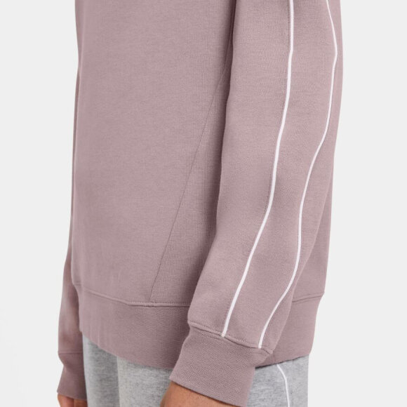 NIKE - W NSW MLNM ESSTL FLC CREW