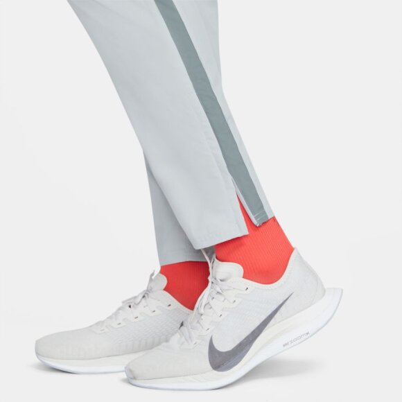 NIKE - M NK RUN STRIPE WOVEN PANT