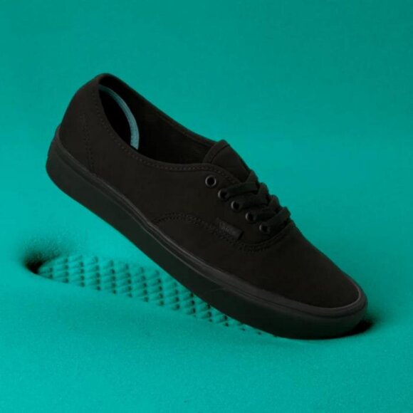 VANS - UA COMFYCUSH AUTHENTIC