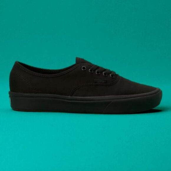 VANS - UA COMFYCUSH AUTHENTIC
