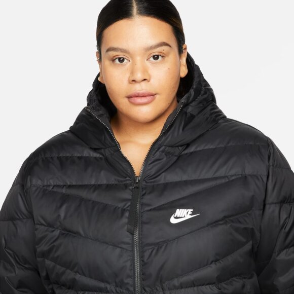 NIKE - NIKE DAME LØBEJAKKE SPORTSWEAT WIND JACKET PLUS SIZE