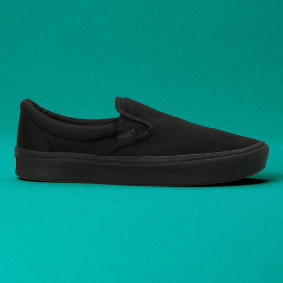 VANS - UA COMFYCUSH SLIP-ON