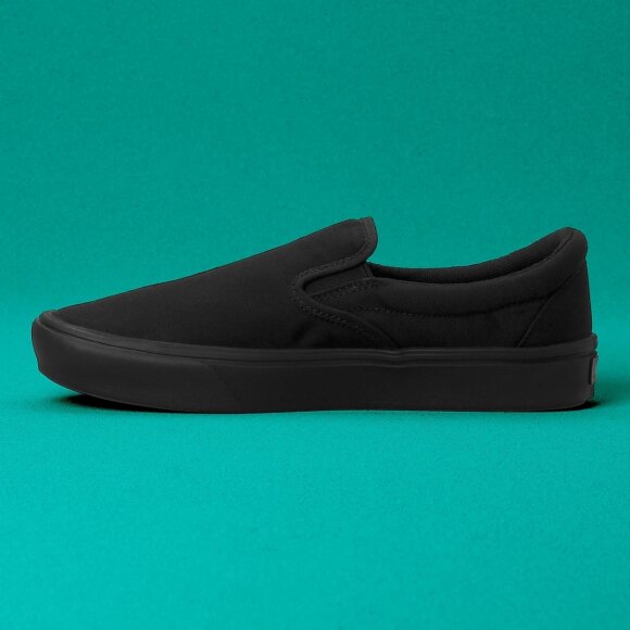 VANS - UA COMFYCUSH SLIP-ON