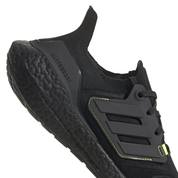 ADIDAS  - M ULTRABOOST 22