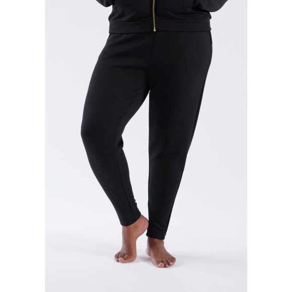 Q SPORTSWEAR - W TIAMO SWEAT PANTS