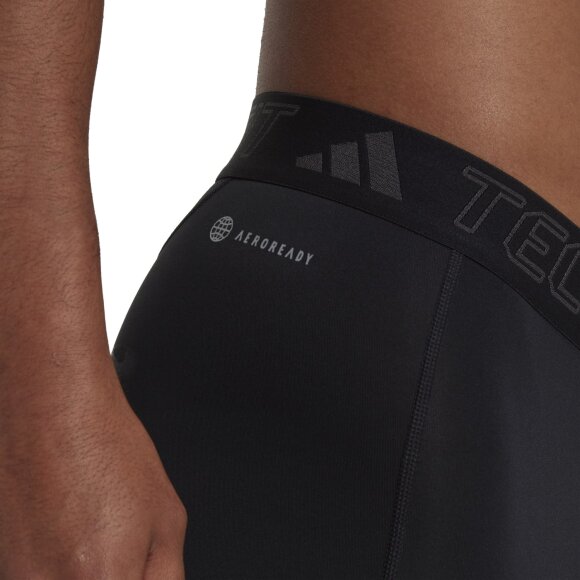 ADIDAS  - M TECHFIT SHORT TIGHTS