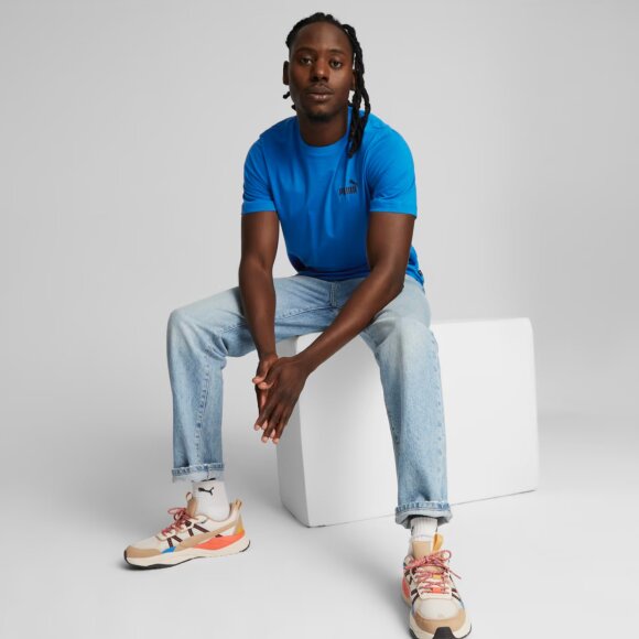 PUMA DENMARK - M ESS SMALL LOGO TEE