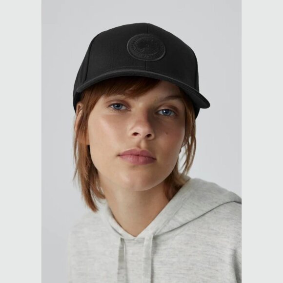 CANADA GOOSE - TONAL CAP BLACK 
