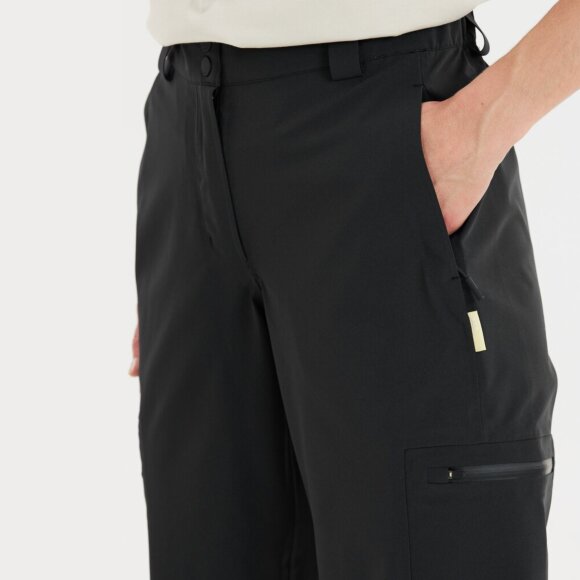 SOS LIFESTYLE - W MONTE ROSA SHELL PANTS