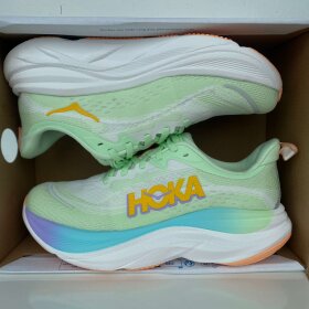 HOKA - W SKYFLOW