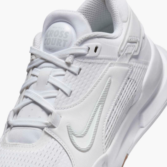 NIKE - JR OMNI MULTI-COURT