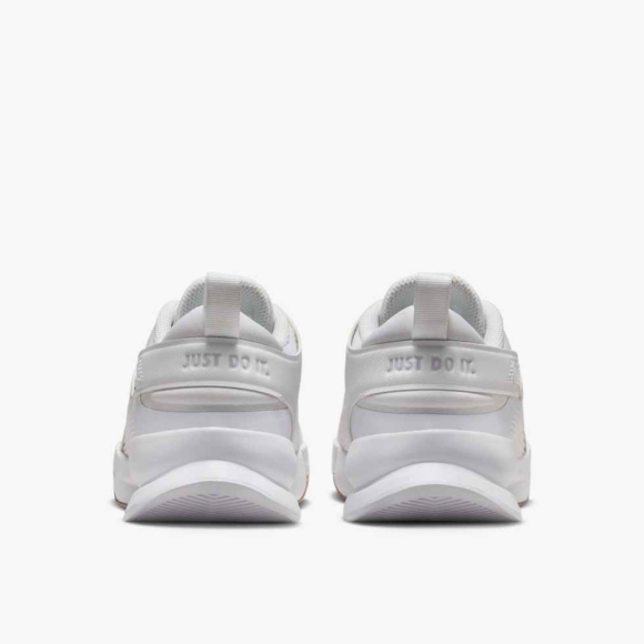 NIKE - JR OMNI MULTI-COURT