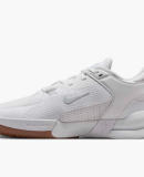 NIKE - JR OMNI MULTI-COURT