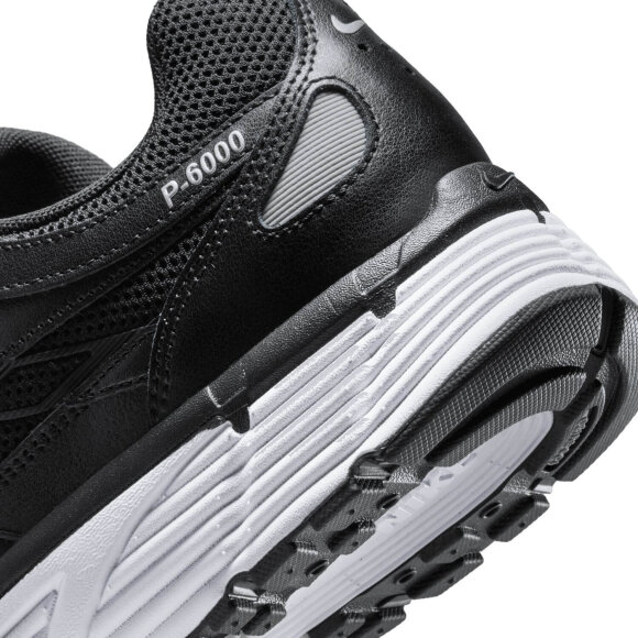 NIKE - M NIKE P-6000