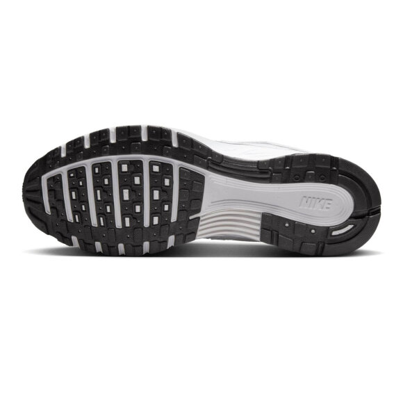 NIKE - M NIKE P-6000