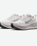 NIKE - W VOMERO PLUS