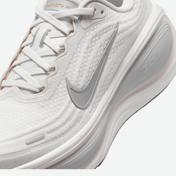NIKE - W VOMERO PLUS
