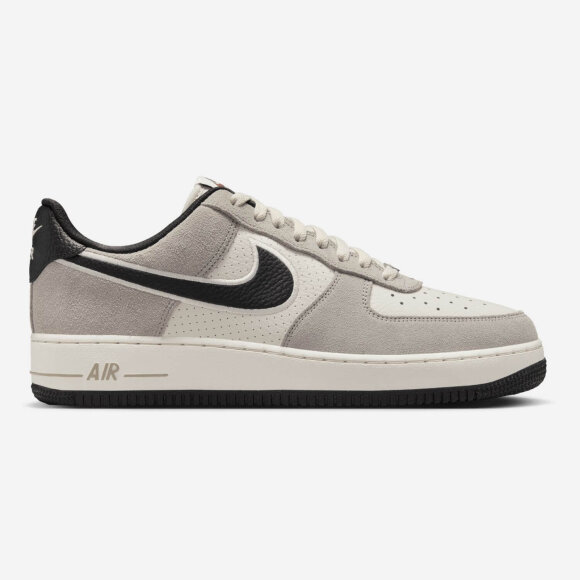NIKE - M AIR FORCE 1 07 LV8