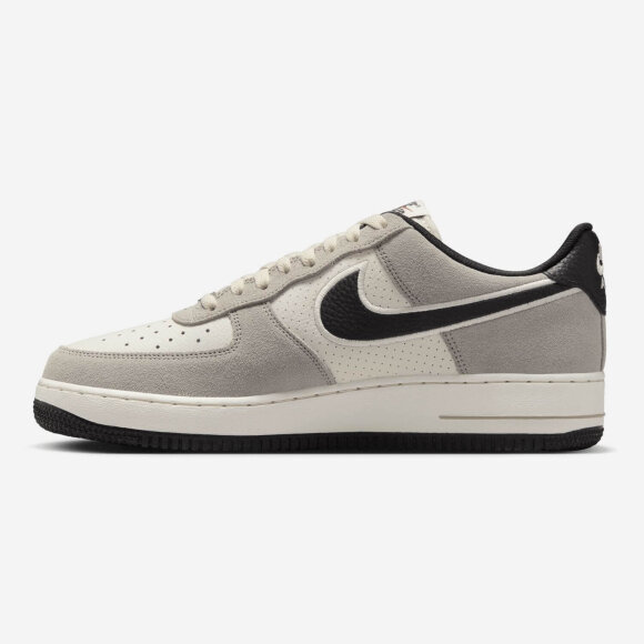 NIKE - M AIR FORCE 1 07 LV8