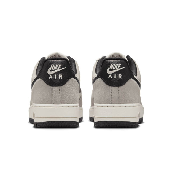 NIKE - M AIR FORCE 1 07 LV8