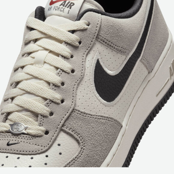 NIKE - M AIR FORCE 1 07 LV8