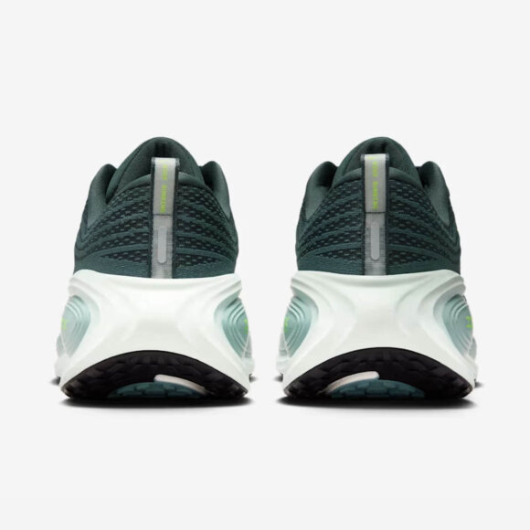 NIKE - M VOMERO PLUS