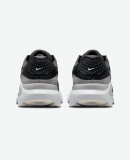 NIKE - M STRUCTURE 26