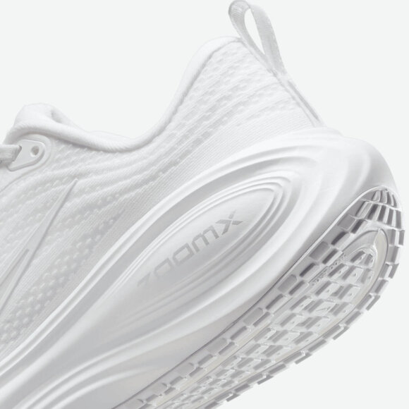 NIKE - W VOMERO PLUS