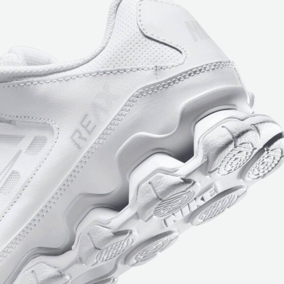 NIKE - W NIKE REAX 8 TR MESH
