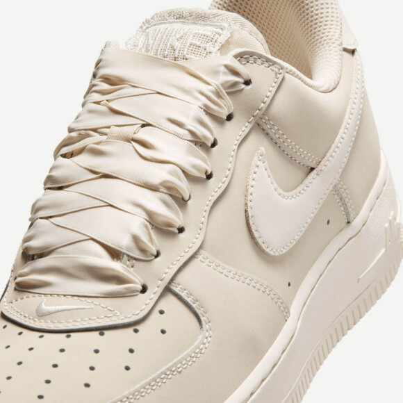 NIKE - W AIR FORCE 1 RETRO PRM