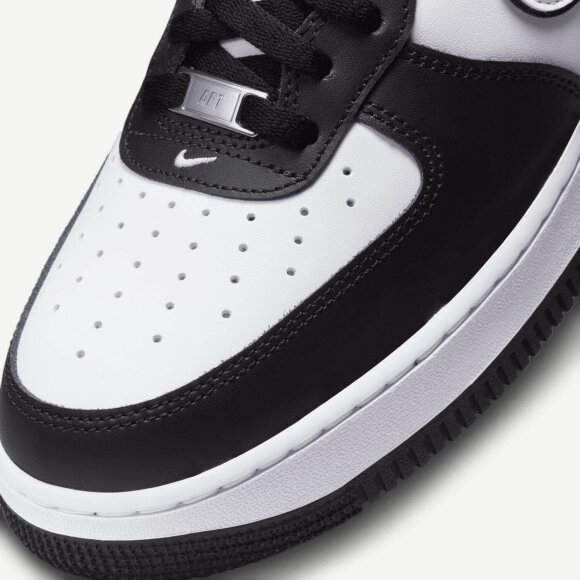 NIKE - M AIR FORCE 1 07
