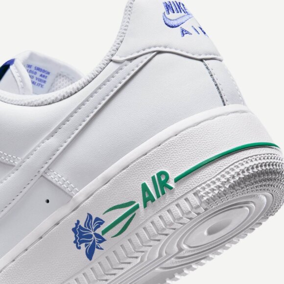 NIKE - W AIR FORCE 1 07 SE