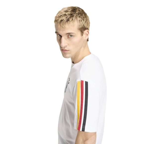 ADIDAS  - M GERMANY DNA T-SHIRT