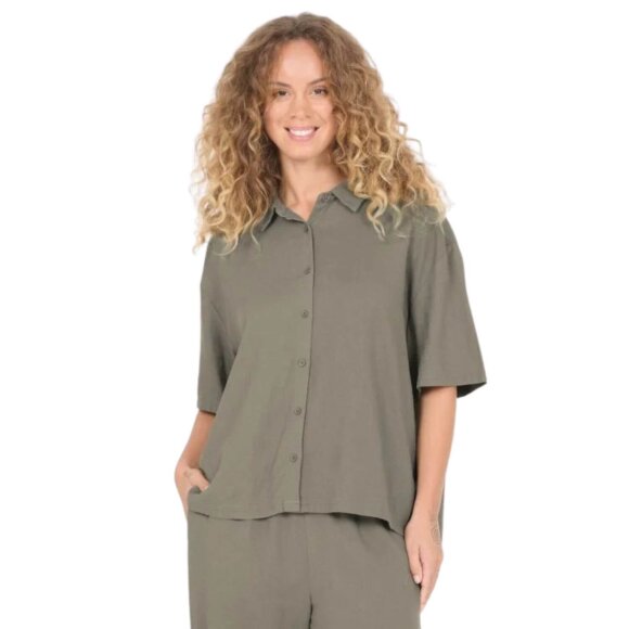 SPORTS GROUP - W NATASHA SS SHIRT