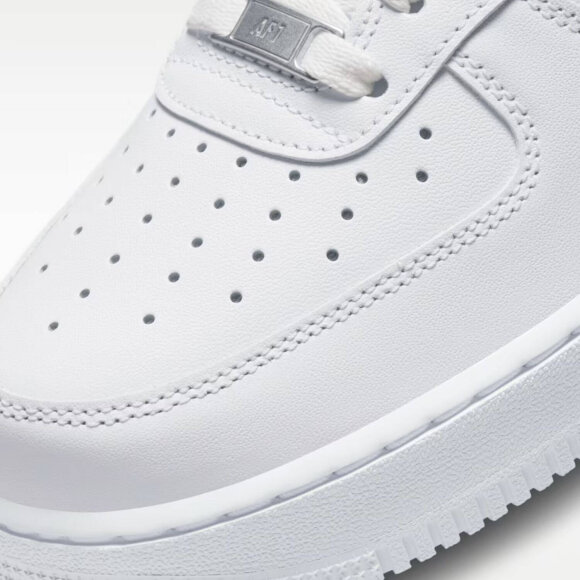NIKE - M AIR FORCE 1 07