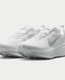 NIKE - W VOMERO 18