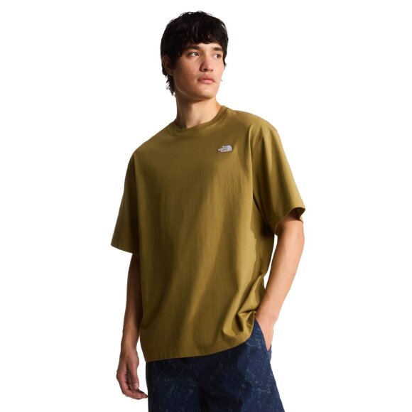 THE NORTH FACE - M TNF ESSENTIAL SIMPLE DOME SS