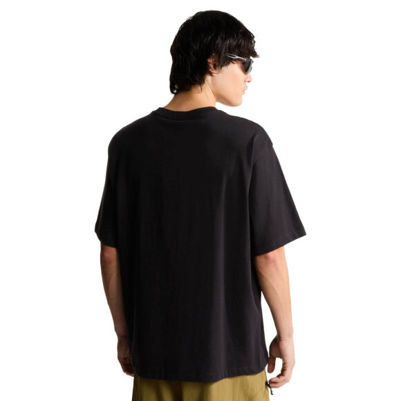 THE NORTH FACE - M TNF ESSENTIAL SIMPLE DOME SS