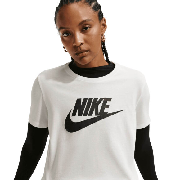 NIKE - W NSW TEE ESSENTIAL ICON