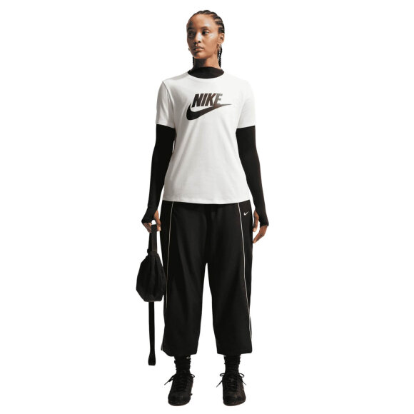 NIKE - W NSW TEE ESSENTIAL ICON