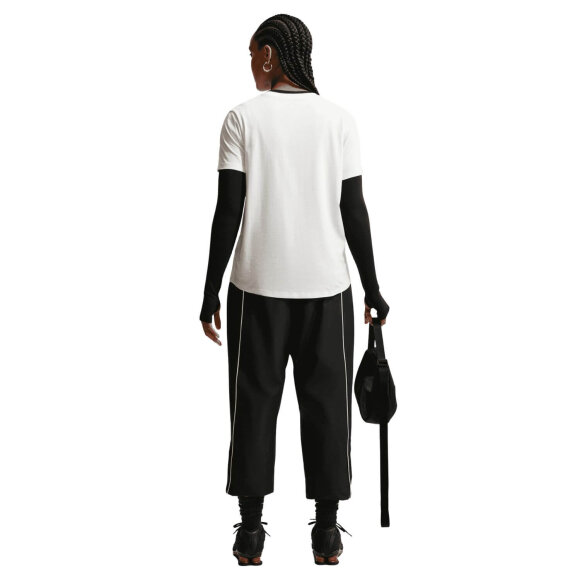 NIKE - W NSW TEE ESSENTIAL ICON