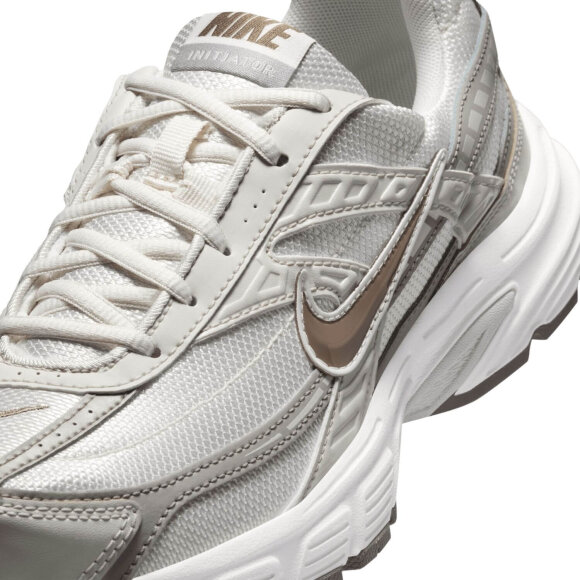 NIKE - W INITIATOR
