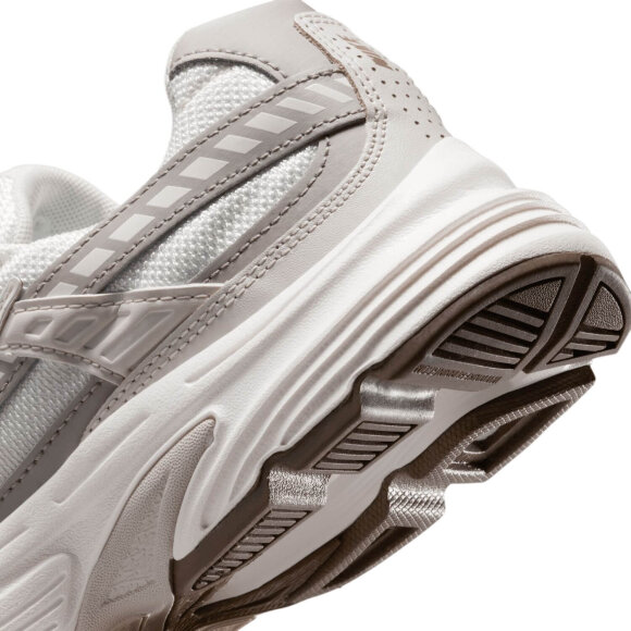 NIKE - W INITIATOR