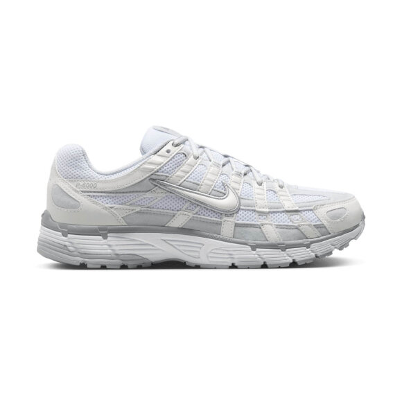 NIKE - W P-6000