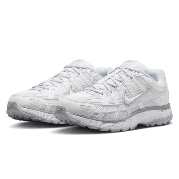 NIKE - W P-6000