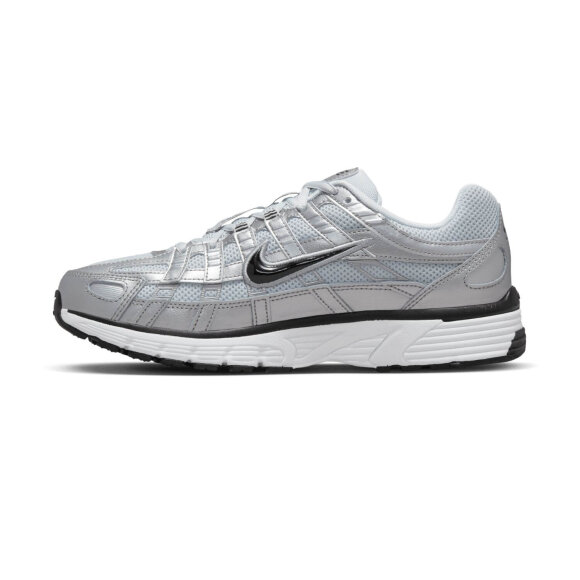 NIKE - W P-6000