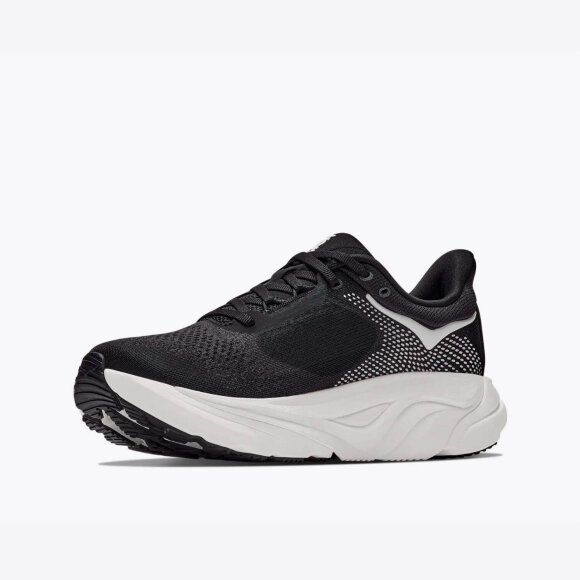 HOKA - M ARAHI 9
