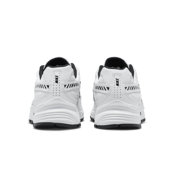 NIKE - W INITIATOR